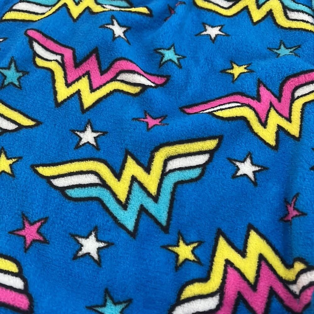 Women’s Fleece Pajama Bottoms XL Wonder Woman Cozy Soft Plush Pants - Picture 3 of 4